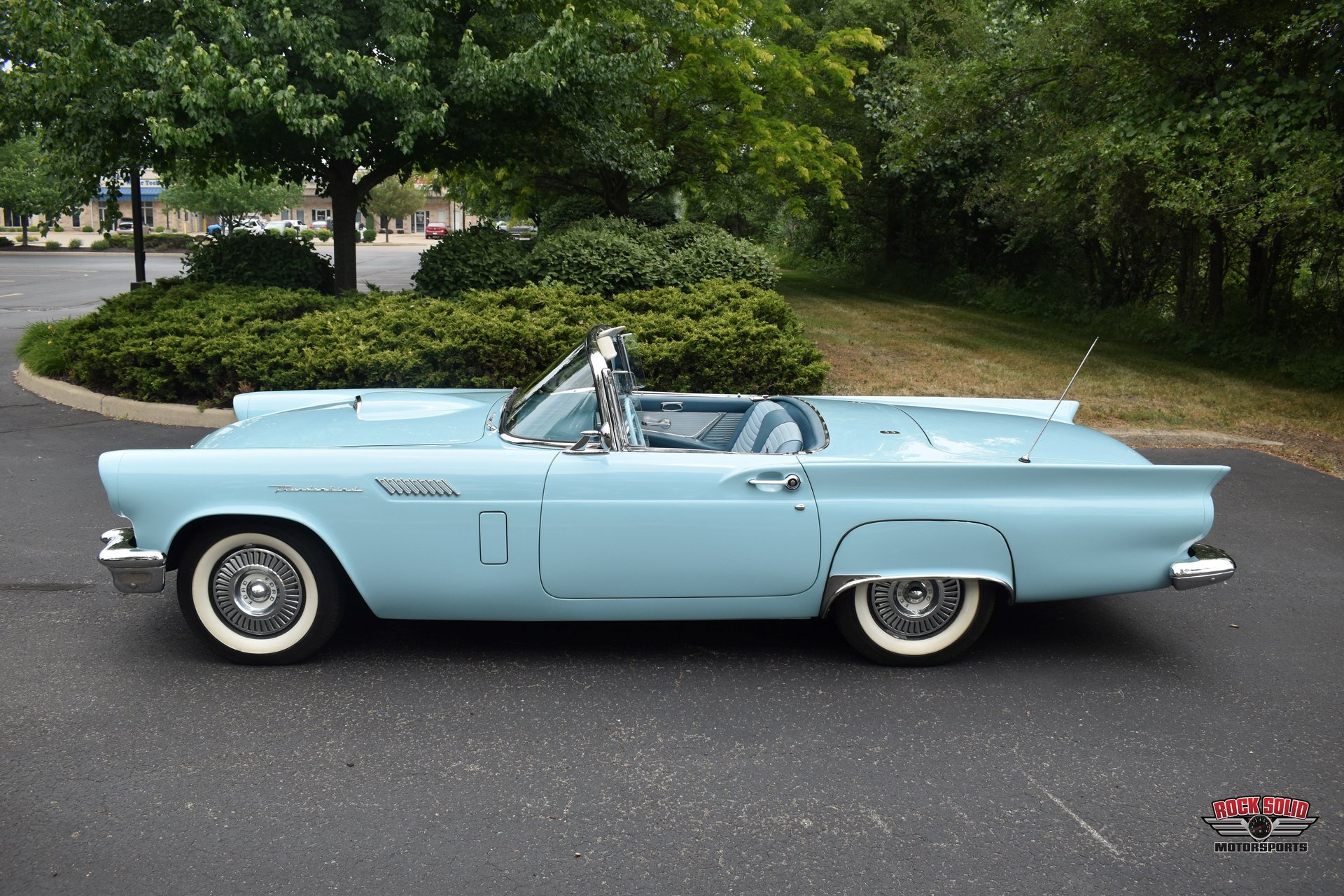 1957 Ford Thunderbird