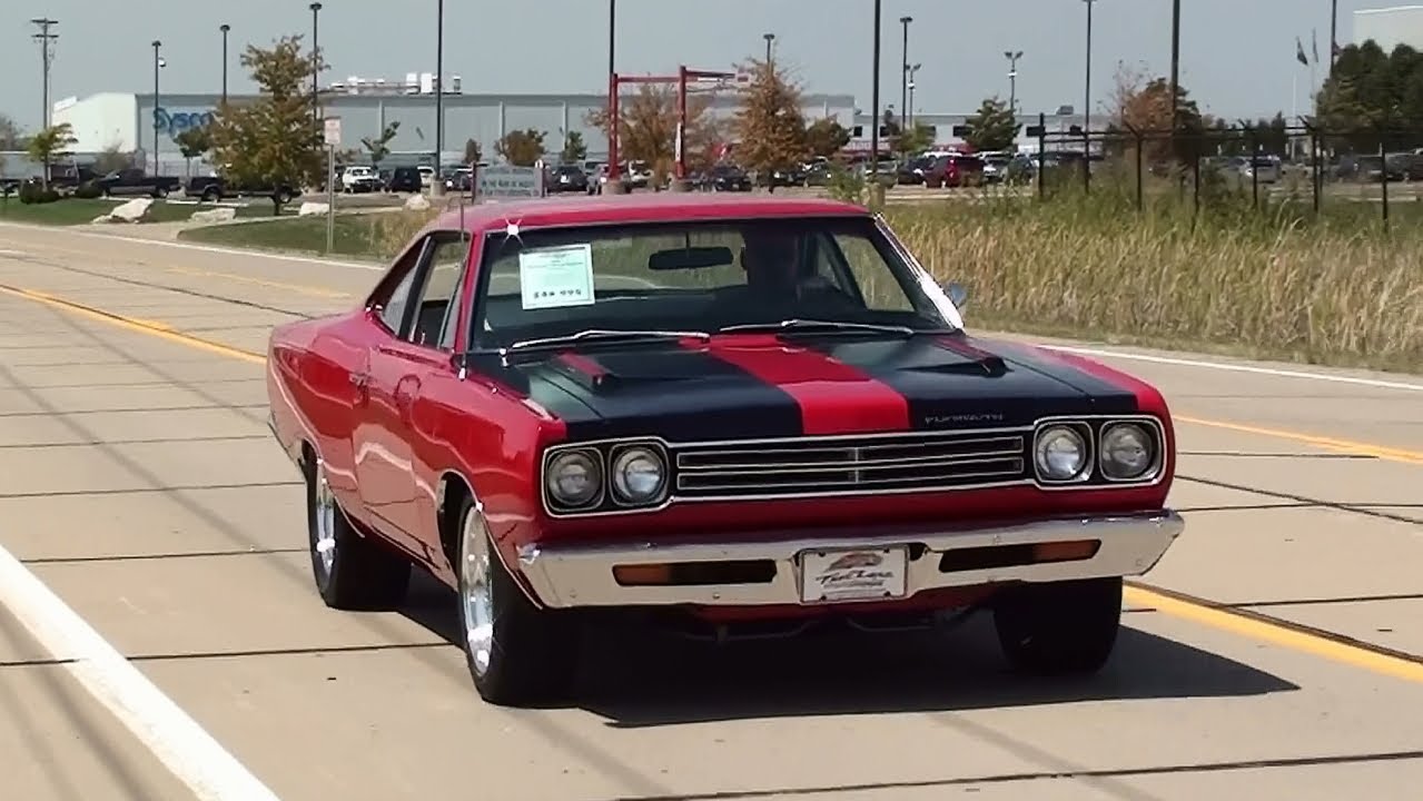 Test Driving 1969 Plymouth Road Runner 383 V8 4 BBL Four Speed - YouTube