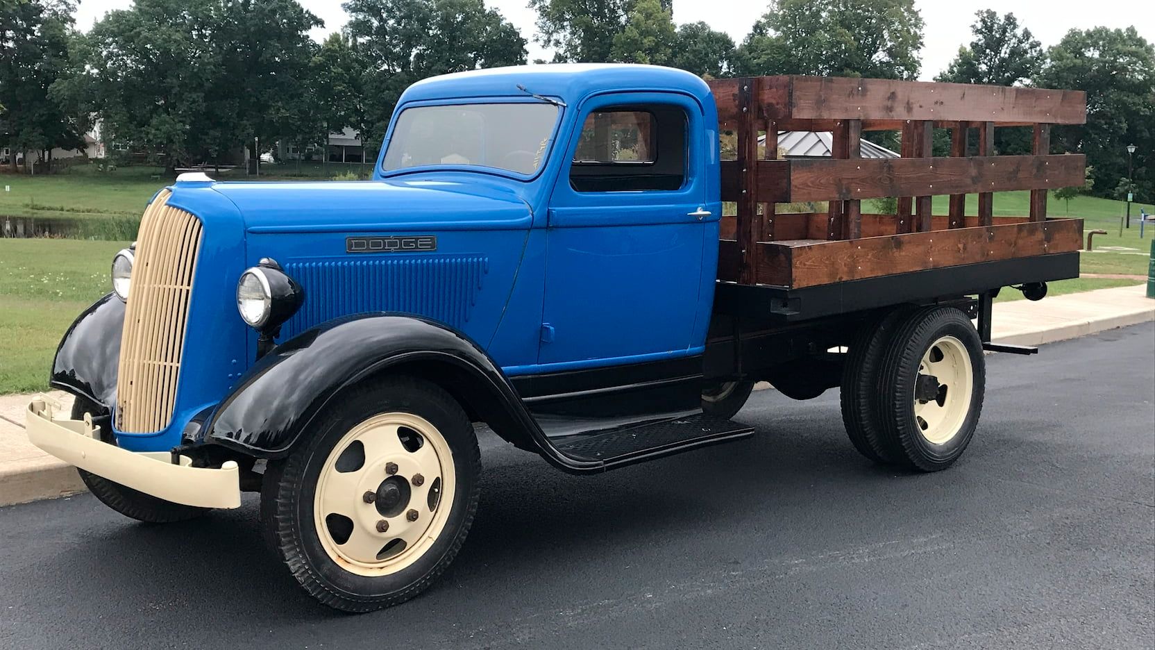 1938 Dodge Fore-Point Series.