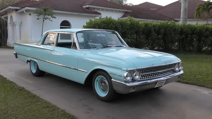 1961 Ford Fairlane 500 sleeper