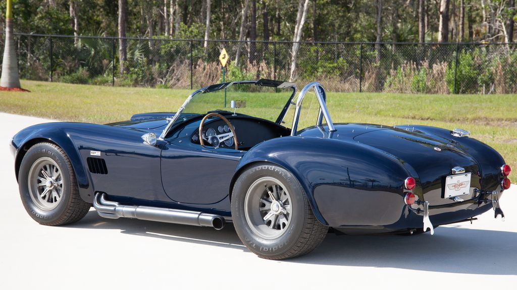 Shelby-Cobra-427-Roadster 