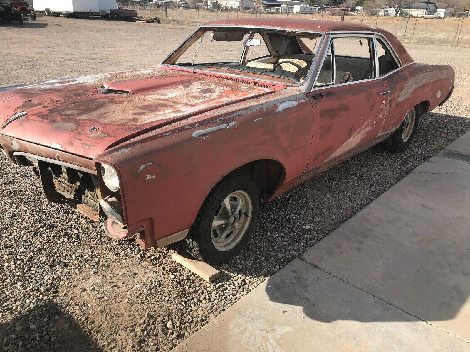1967 Pontiac GTO Sitting for Years Survived the Vandals, Engine Turns Over - autoevolution