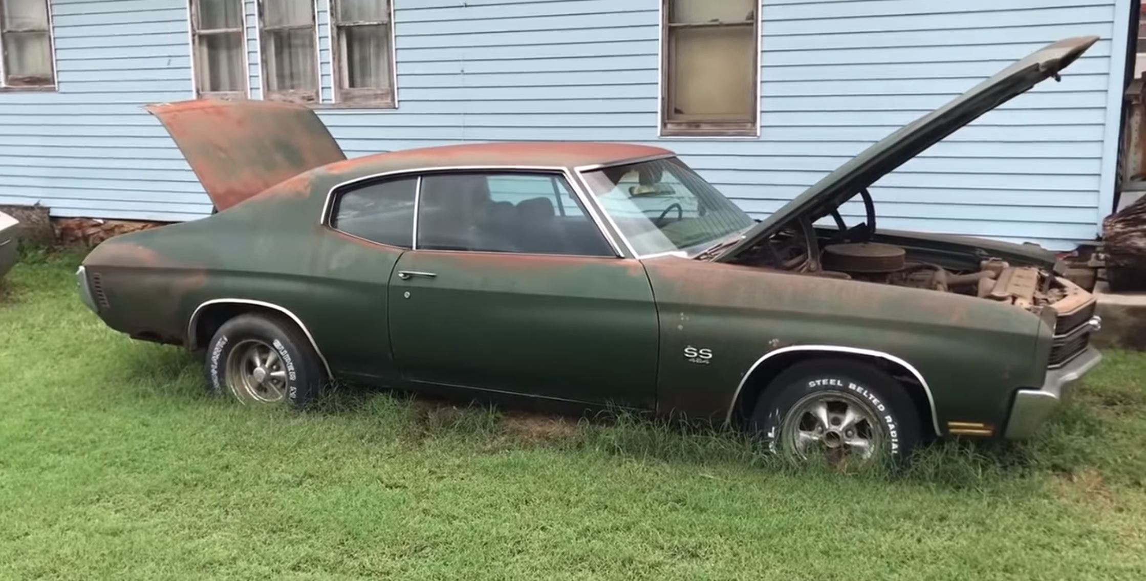 BangShift.com This 1970 SS 454 Chevelle Has Been Sitting In This Yard, Complete, For 30 Plus Years! - BangShift.com