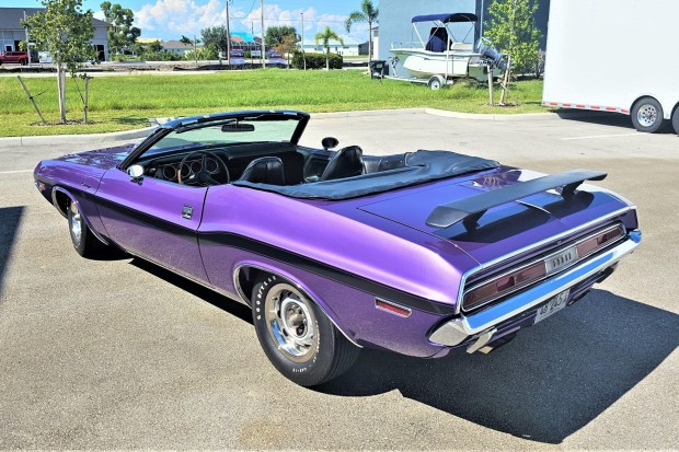 426 Hemi–Powered 1970 Dodge Challenger Convertible 4-Speed