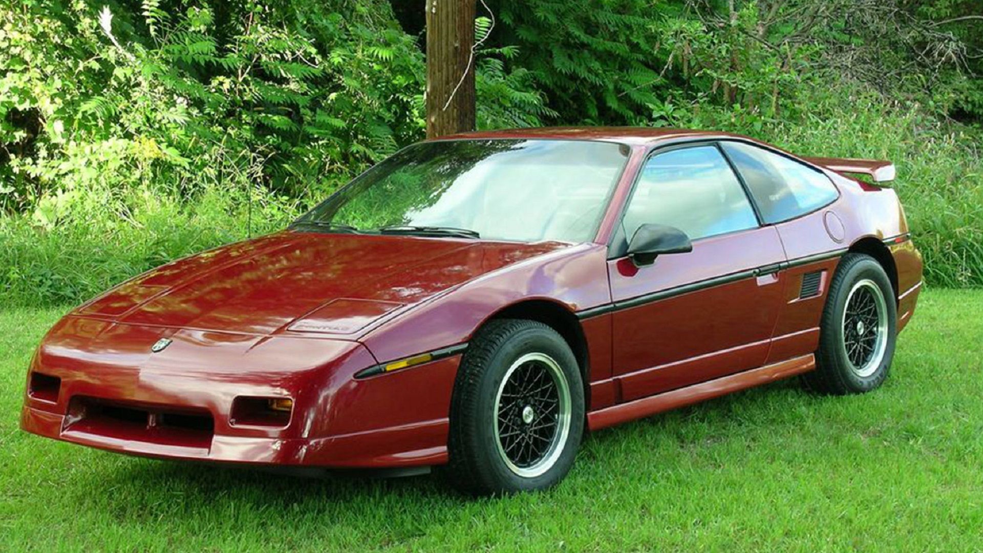 A parked 1988 Pontiac Fiero GT