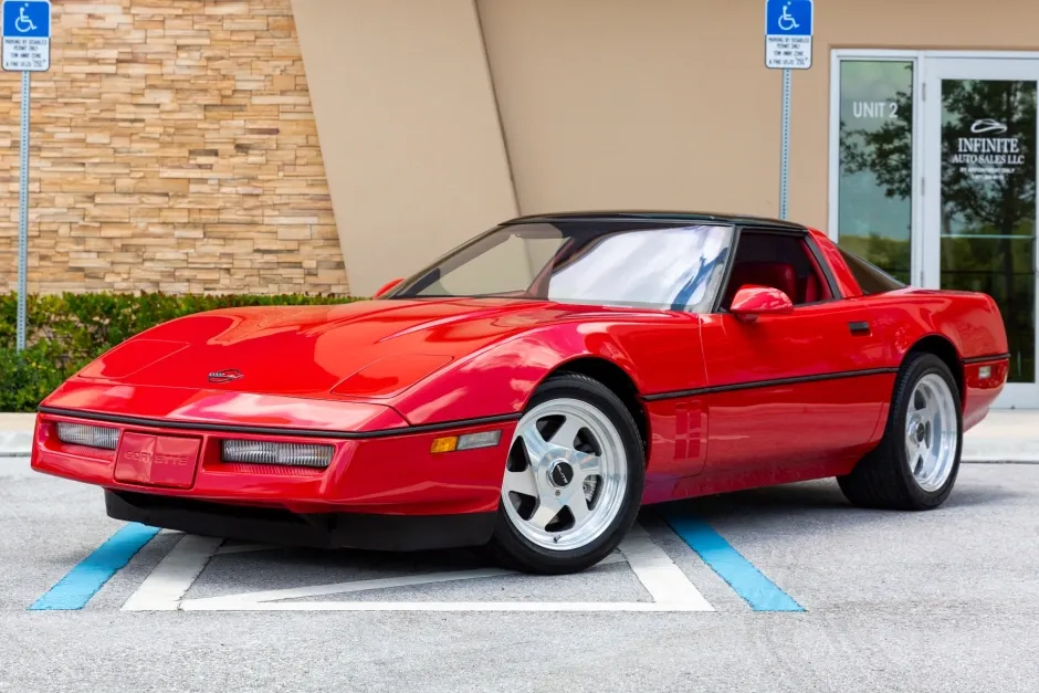 1990 Chevrolet C4 Corvette ZR-1 sports car