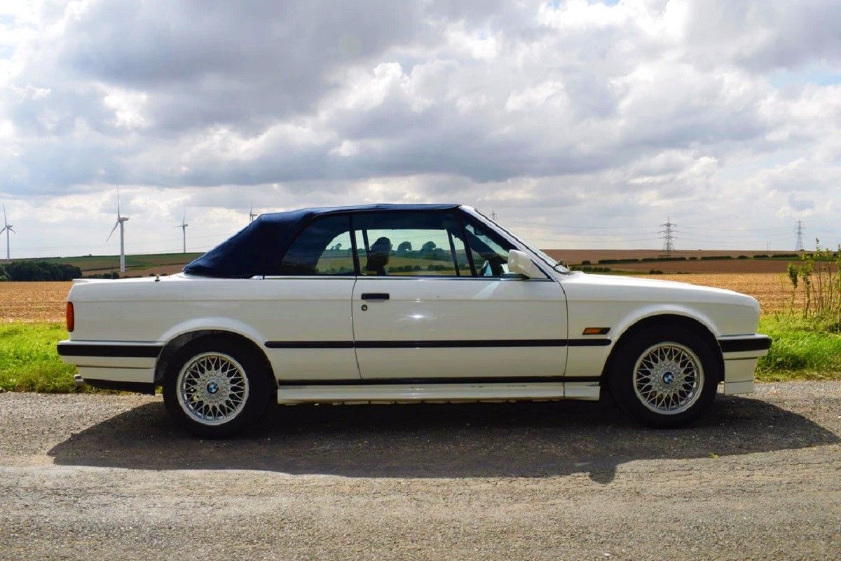 BMW 320i E30 Cabriolet - Side