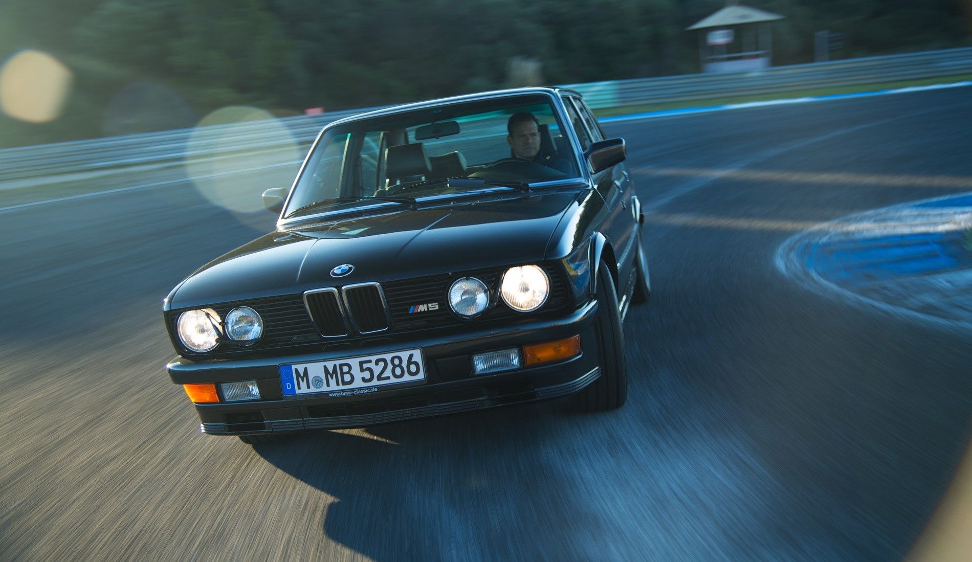 BMW E28 M5