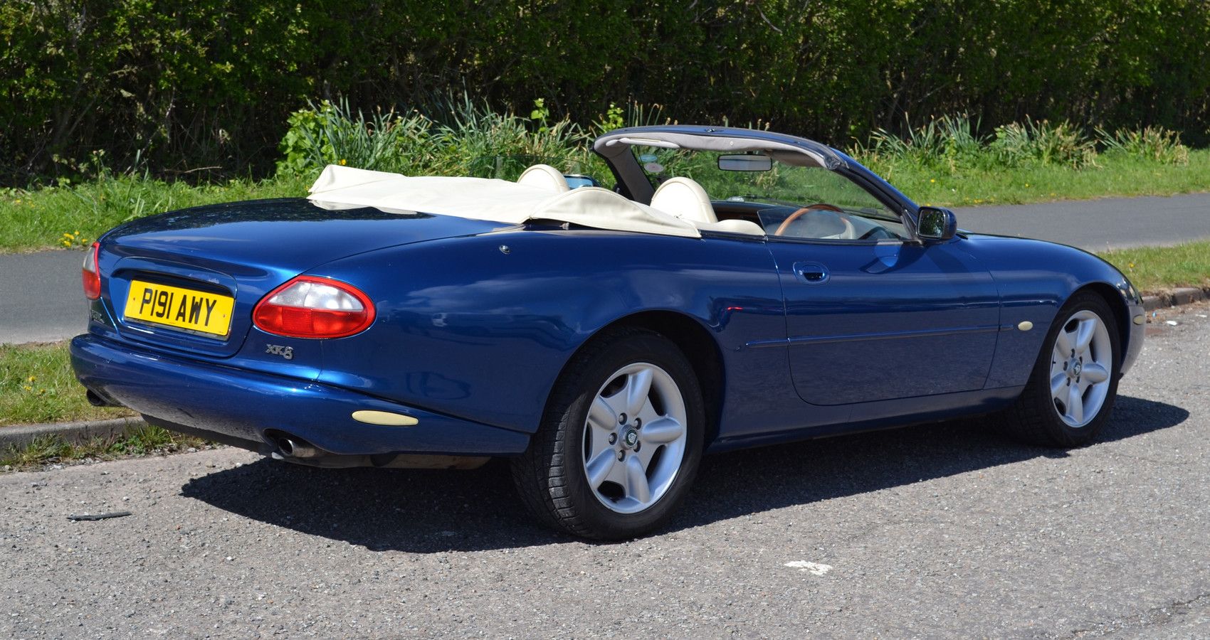 Jaguar XK8 Convertible - Rear