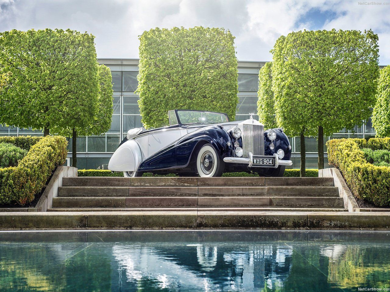 Rolls-Royce-Silver_Dawn_Drophead-1952