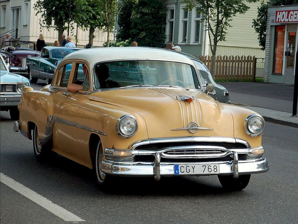 the-Pontiac-Star-Chief-1954-1966