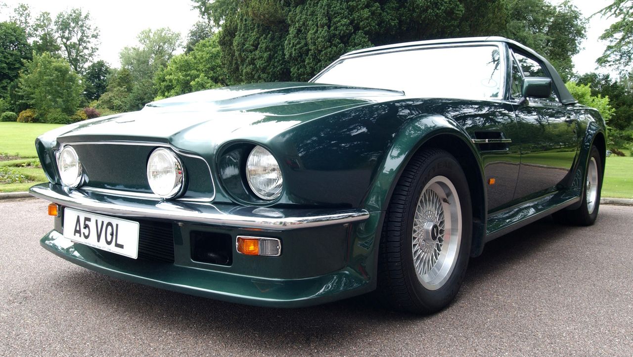 aston_martin_v8_1984_