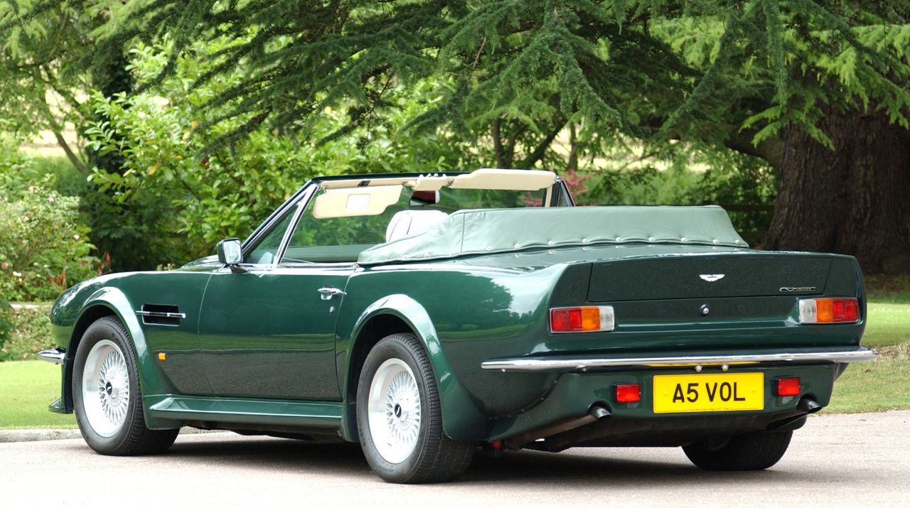 aston_martin_v8_1984_rear