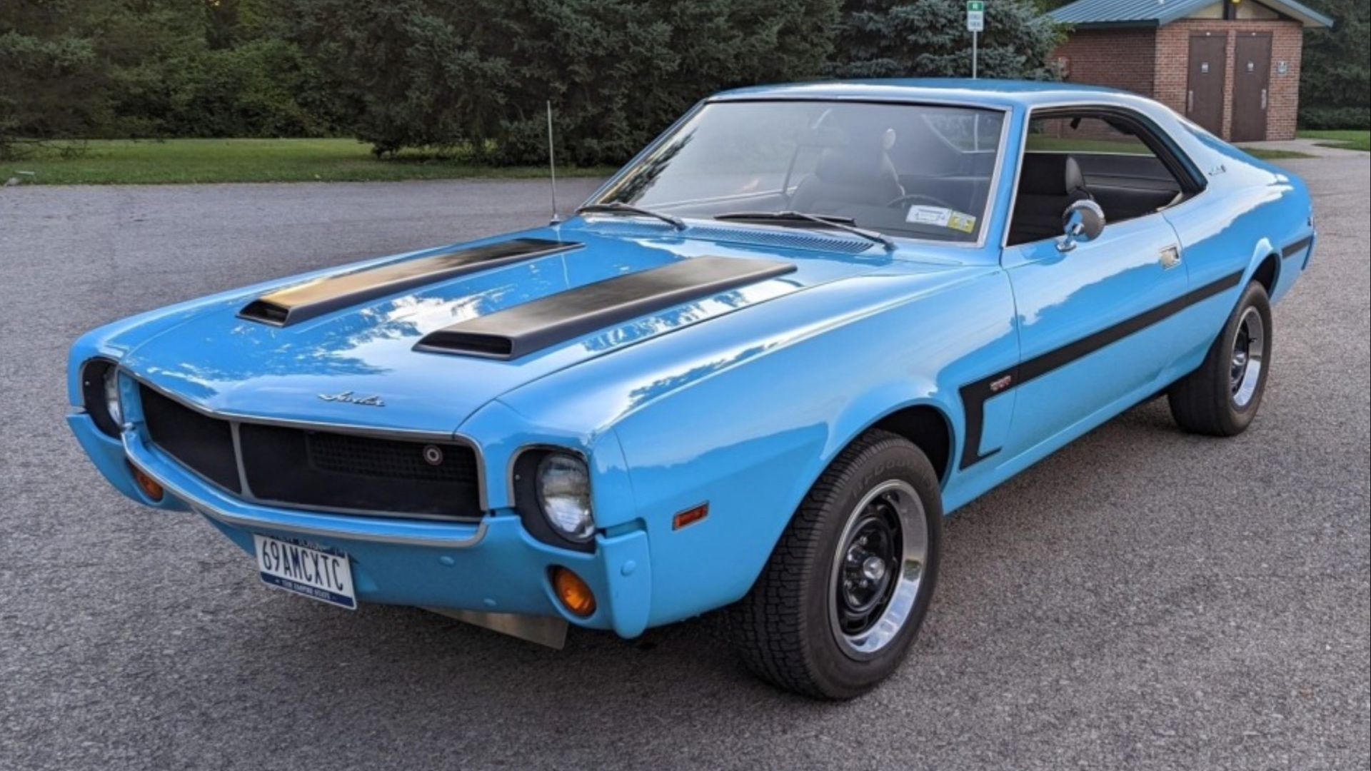 Blue 1969 AMC Javelin SST