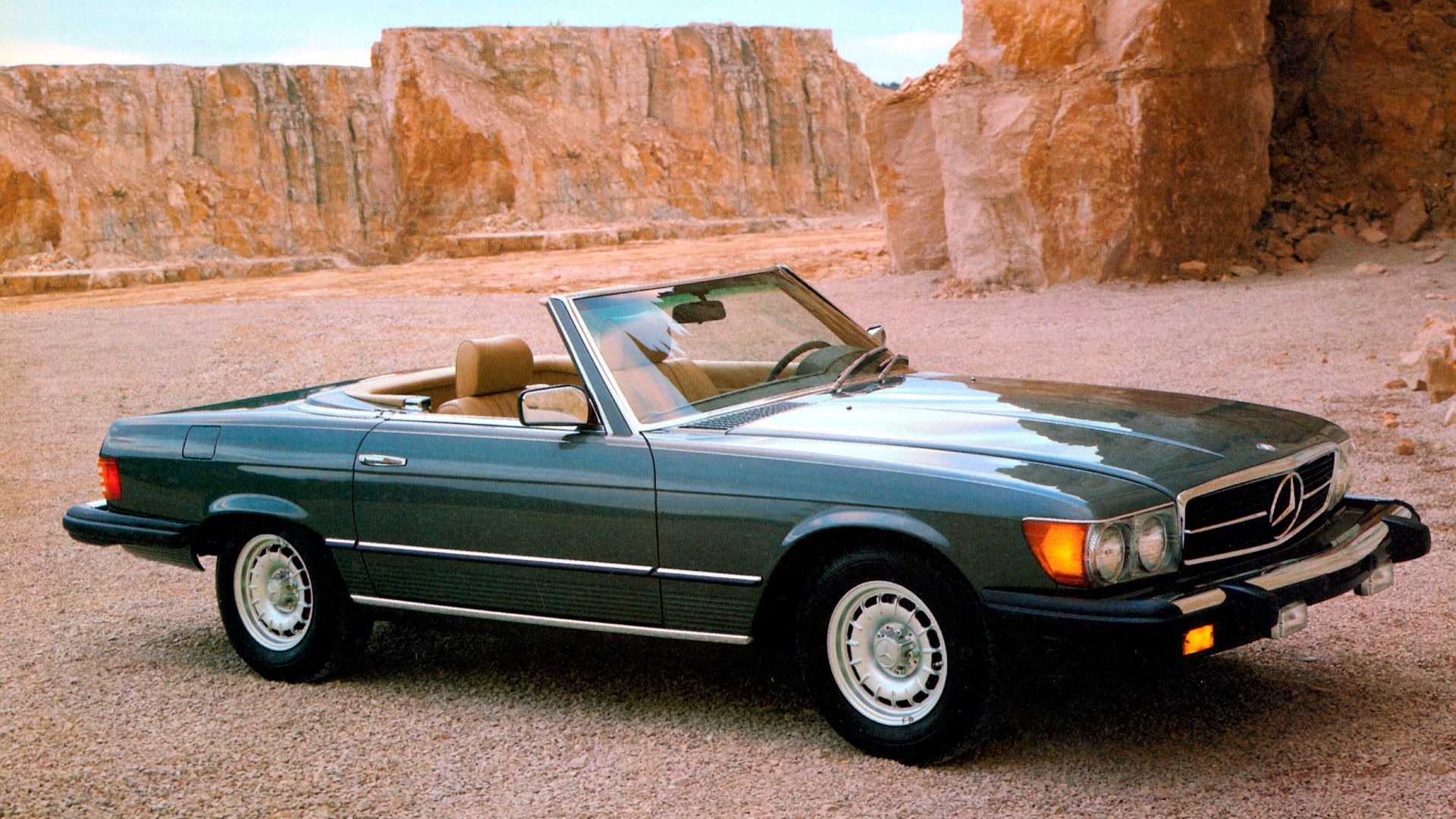 Mercedes-Benz 380 SL in the desert